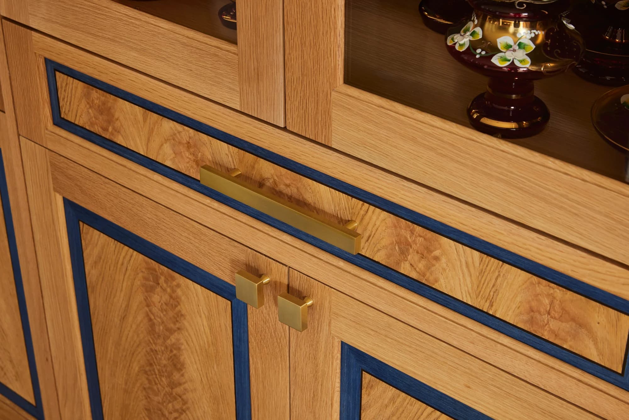 landscape 3x2 proj1 bar blue inlay detail 040