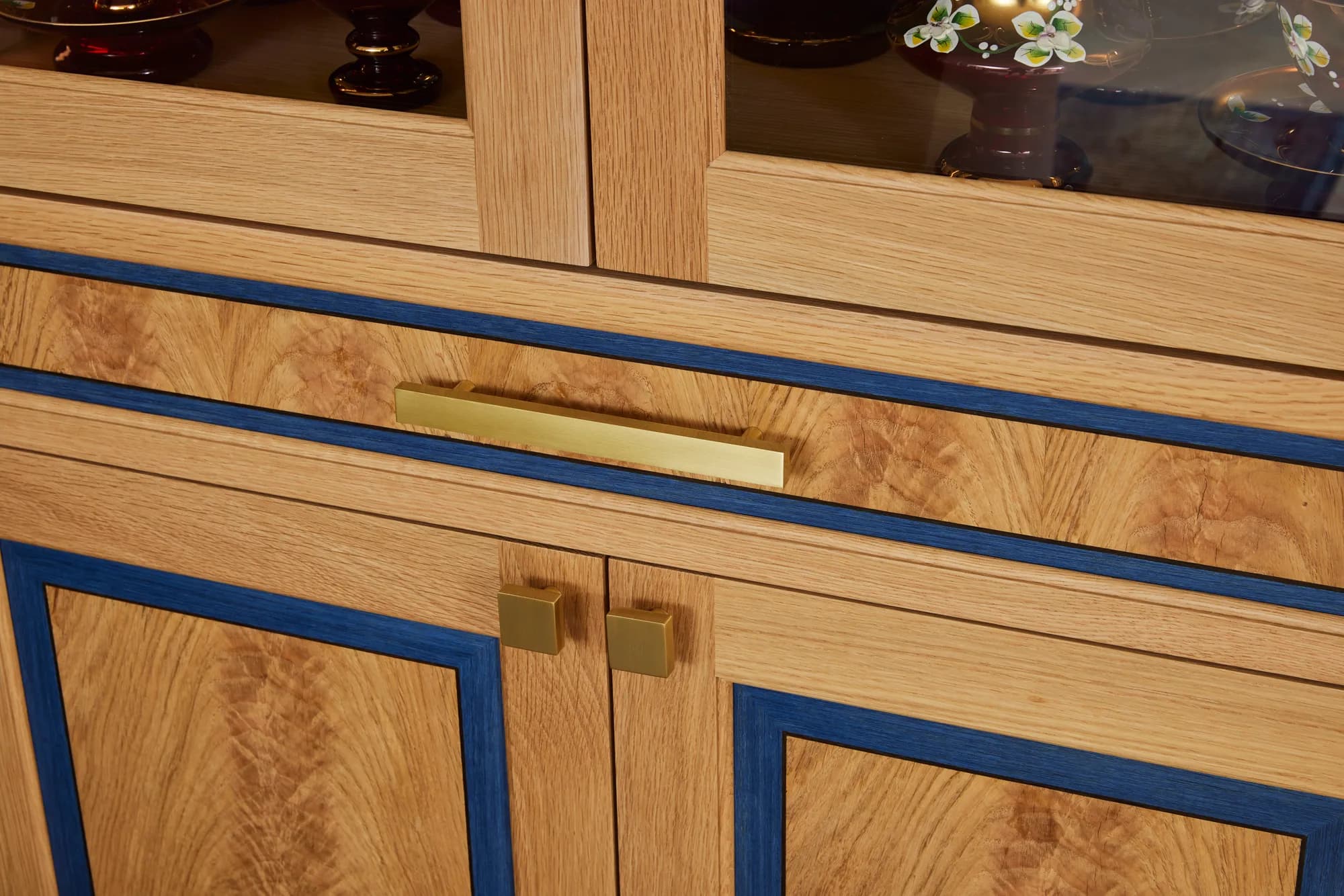 landscape 3x2 proj1 bar blue inlay detail 041