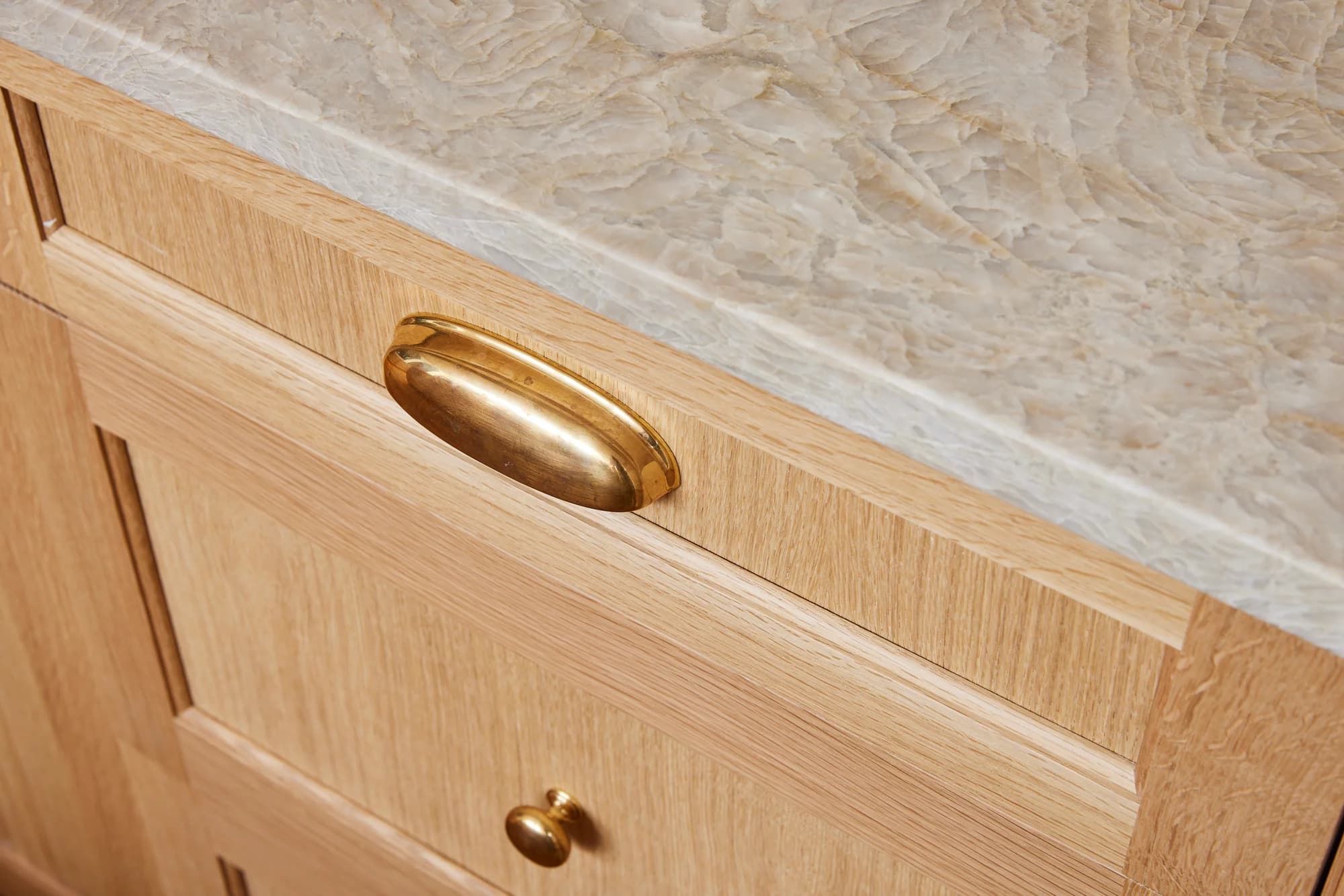 landscape 3x2 proj2 kitchen brass hardware detail 027