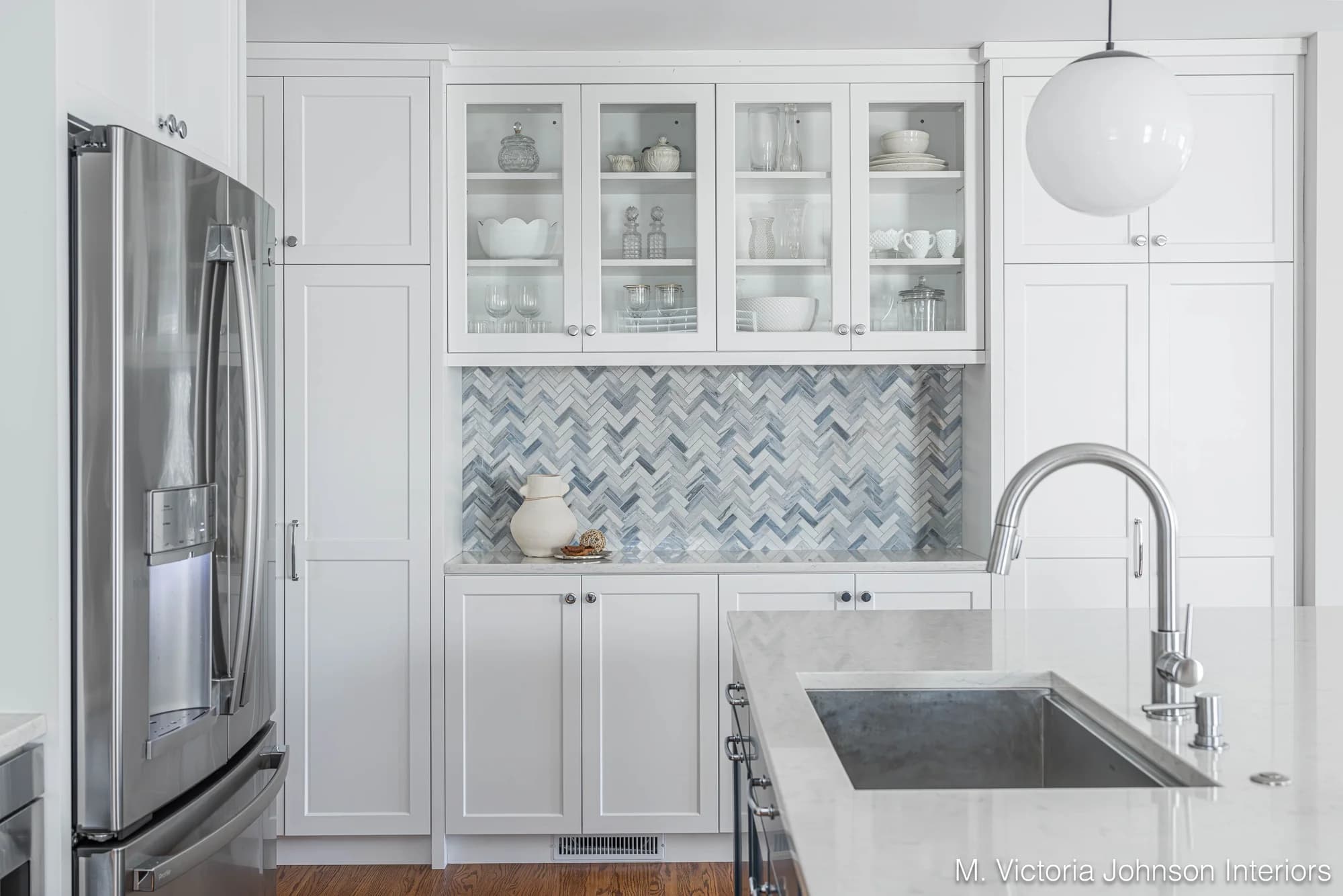 landscape 3x2 proj4 kitchen glass front cabinets 007