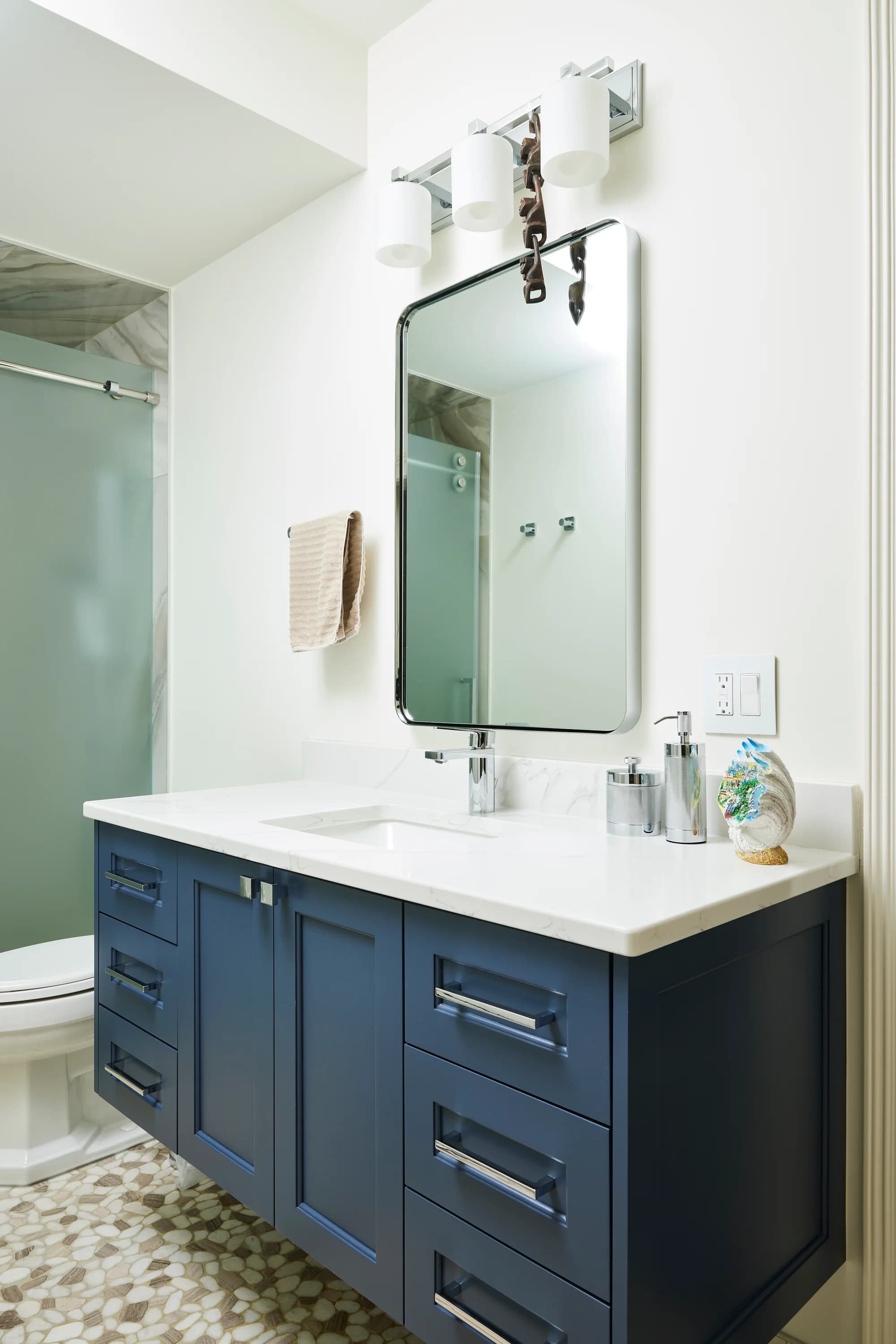 portrait 2x3 proj1 bathroom floating vanity 025