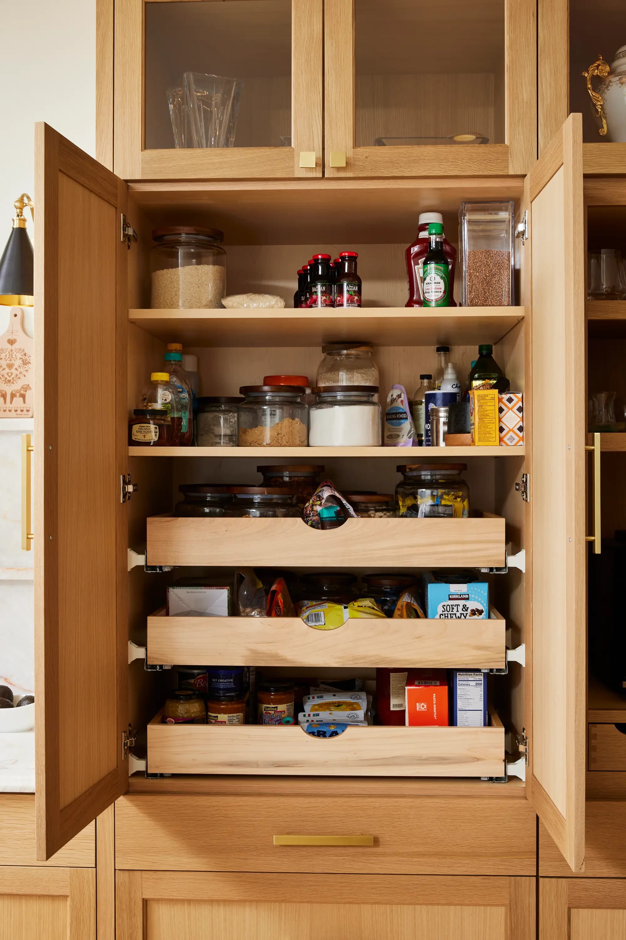 portrait 2x3 proj1 kitchen pantry pull outs 031