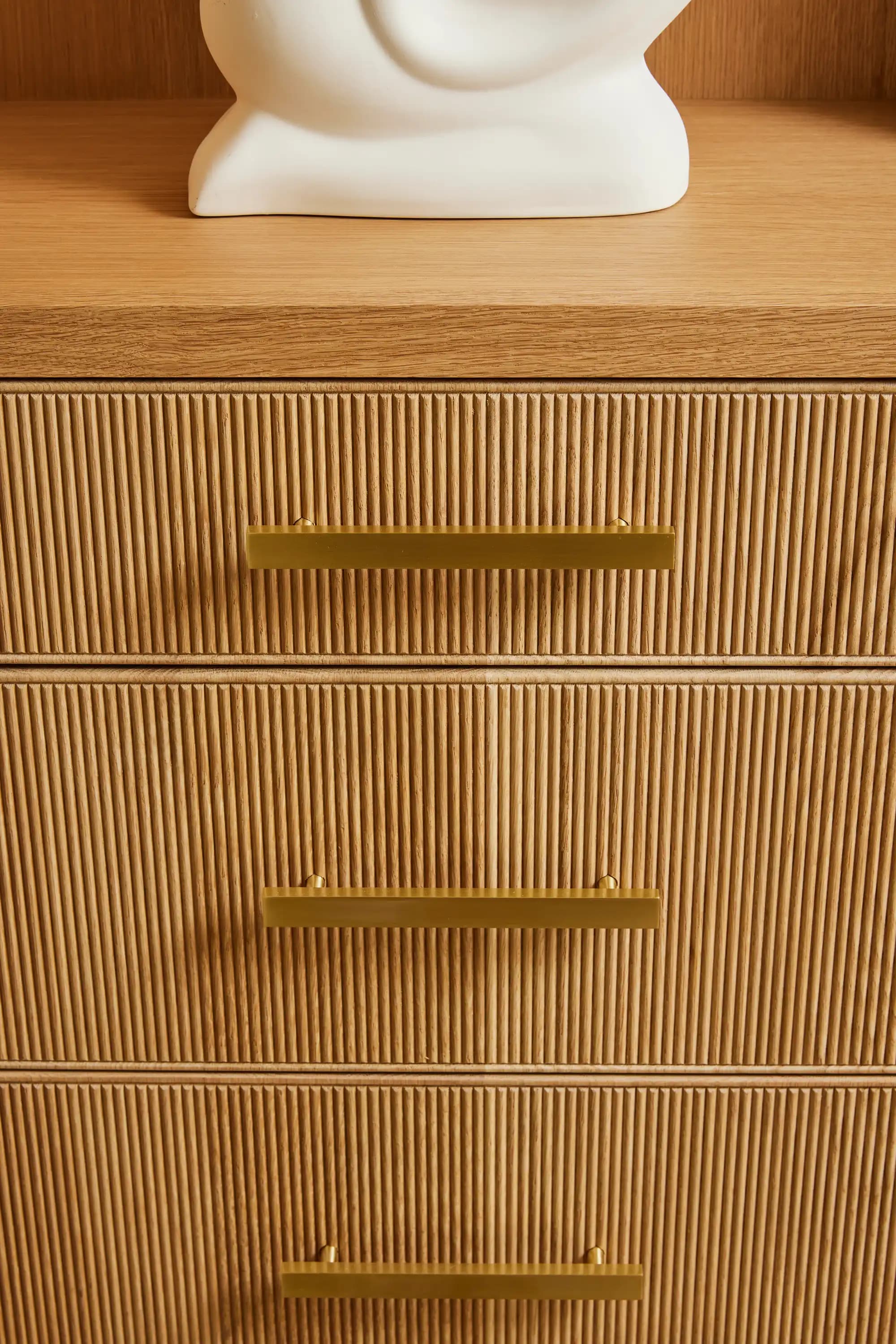 portrait 2x3 proj1 other fluted drawers 047