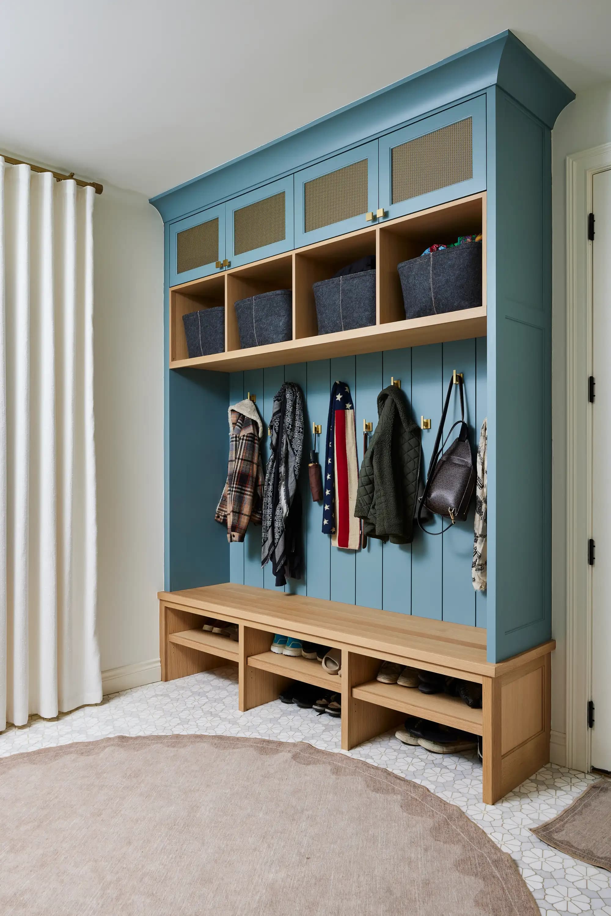 portrait 2x3 proj1 other mudroom 018