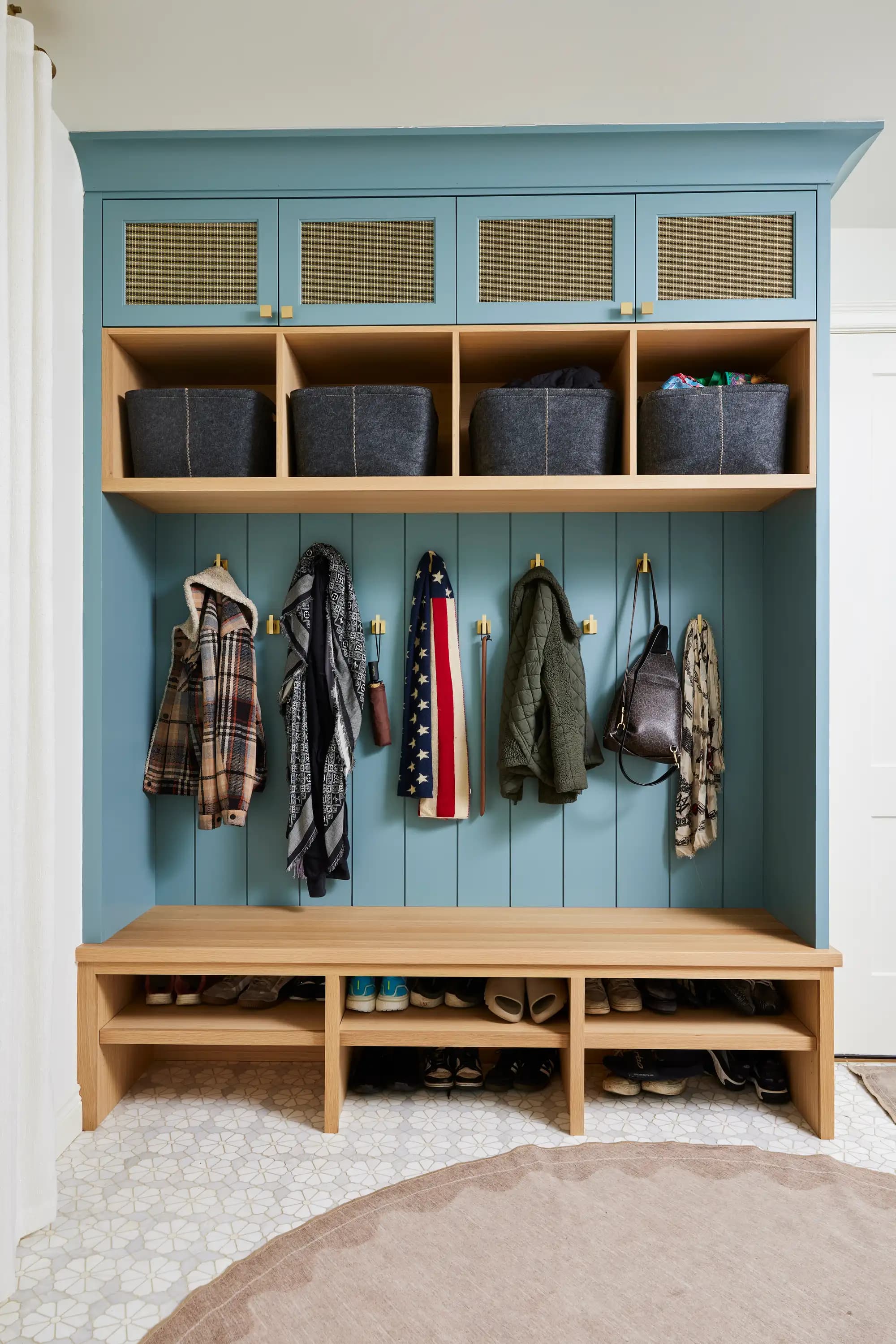portrait 2x3 proj1 other mudroom 019
