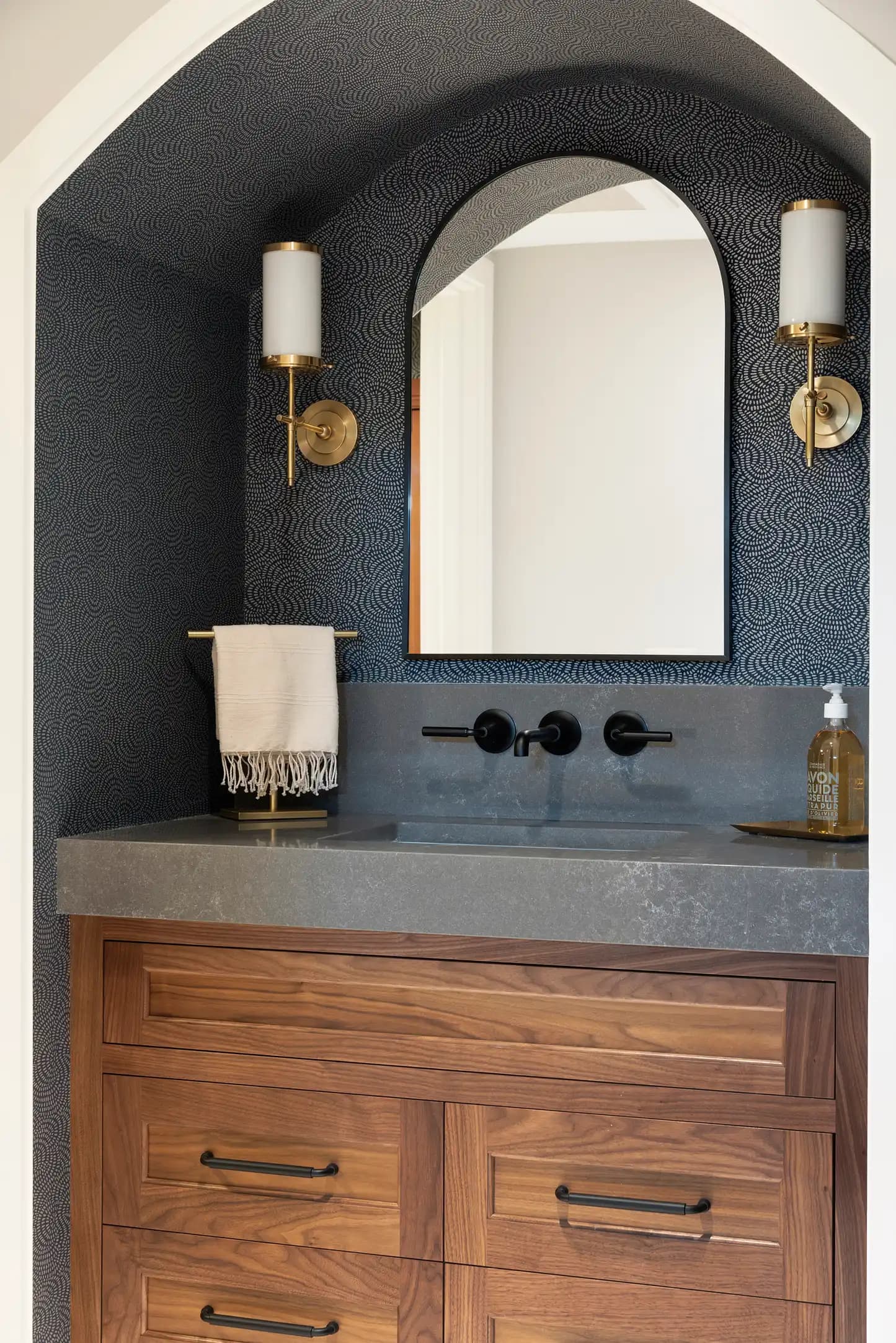 portrait 2x3 proj3 bathroom walnut arched alcove 038