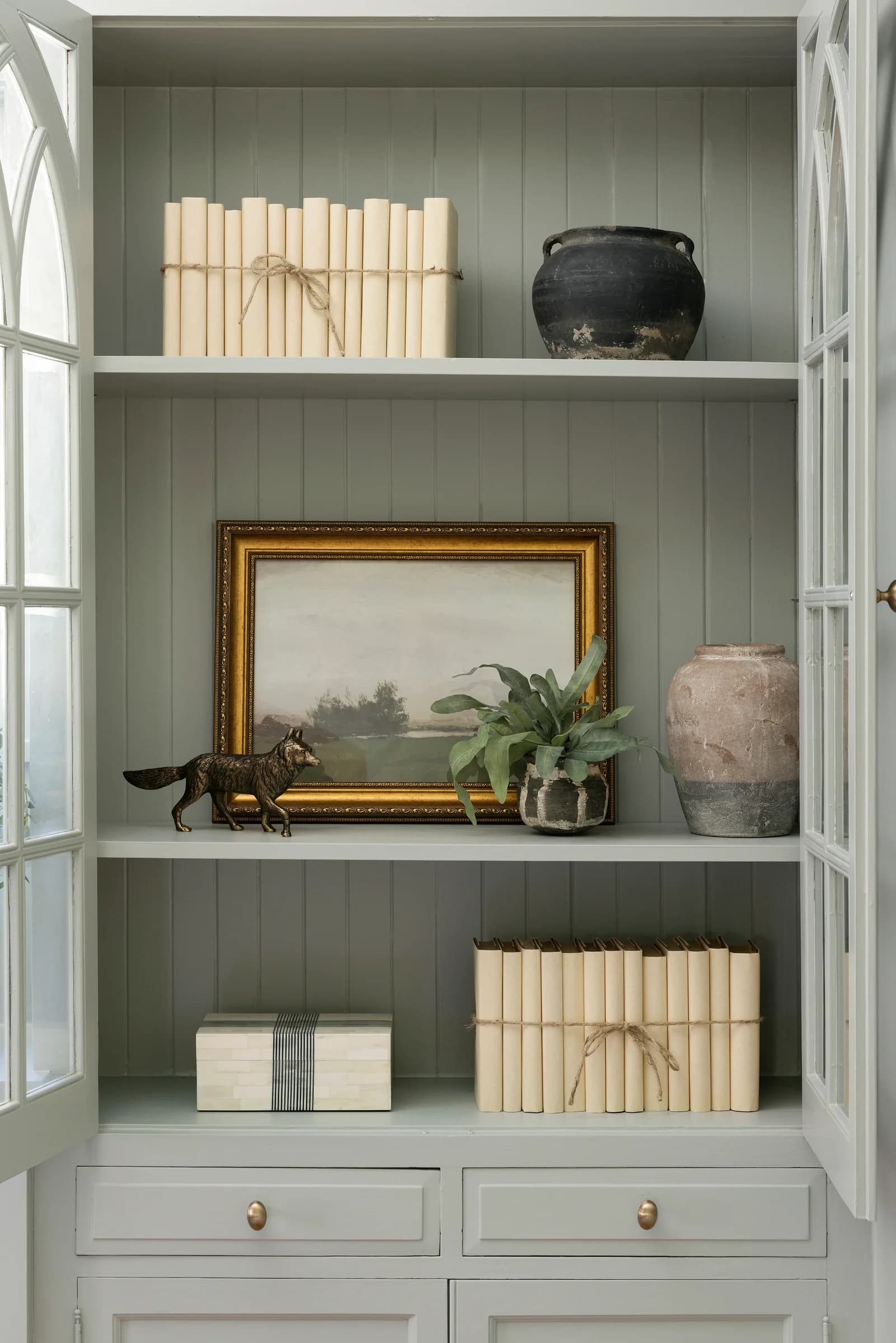 portrait 2x3 proj3 other living hutch interior 012